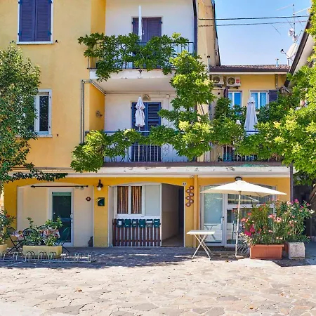 Al Glicine Daire Lazise